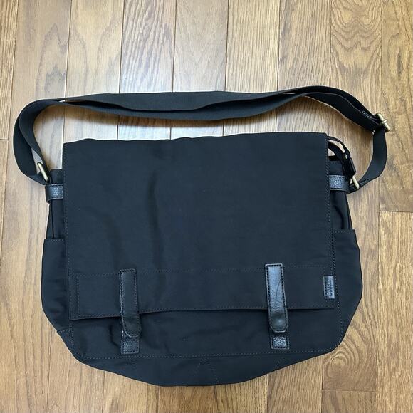 Fossil Heavy Duty Canvas Messenger Bag Black with Cow Leather Trim EUC - Picture 1 of 8